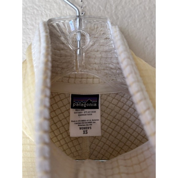 Patagonia R1  Full Zip Jacket Yellow Women’s Size Extra Small XS Outdoors - Picture 6 of 8